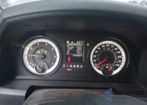 2017 Ram 1500 Express 4X2 5'7 Box z USA, uszkodzony, nr VIN 1C6RR6KG4HS615264